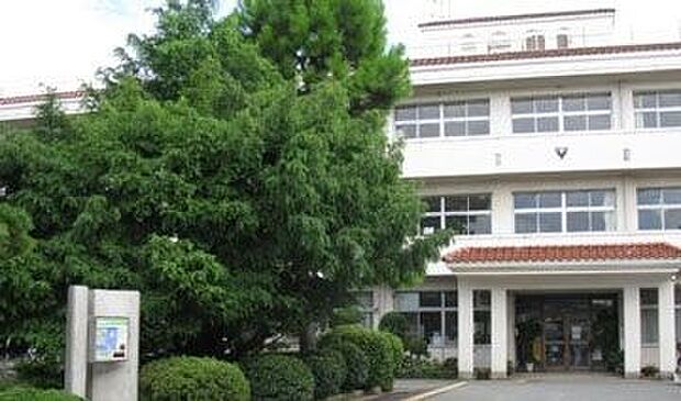 秦野市立本町中学校 徒歩6分。 440m