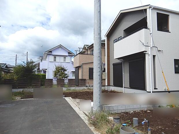 前面道路＆外観