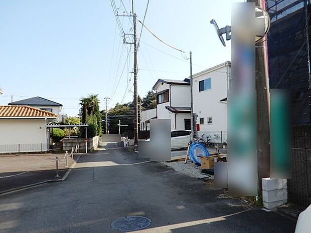 前面道路＆外観