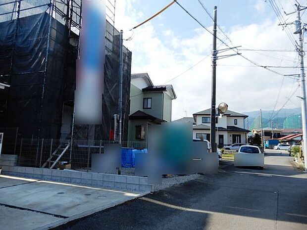 前面道路＆外観