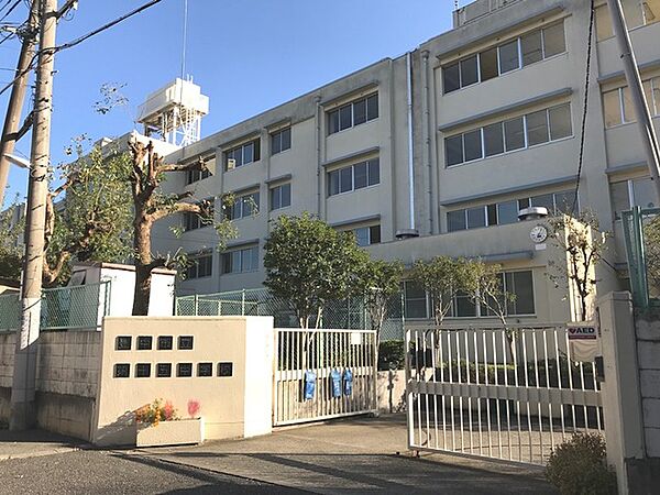 豊中市立第十五中学校
