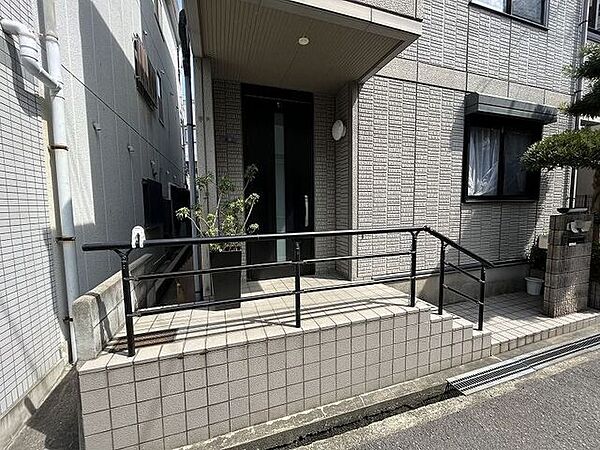 玄関を拡大表示