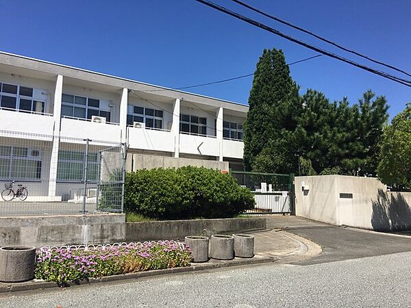 箕面市立東小学校