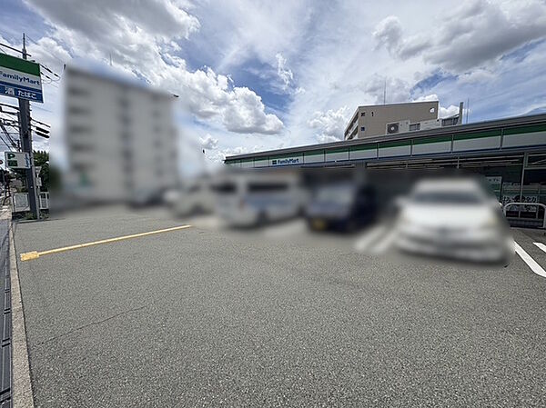 ファミリーマート豊中上新田四丁目店