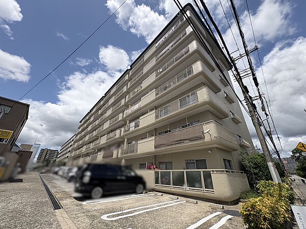 外観：327002923004