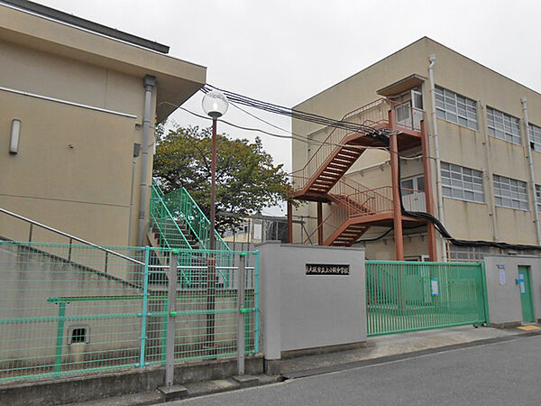 東大阪市立上小阪中学校
