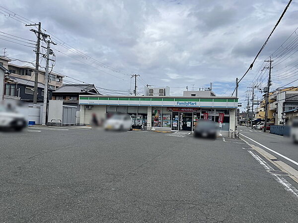 ファミリーマート東大阪三島店