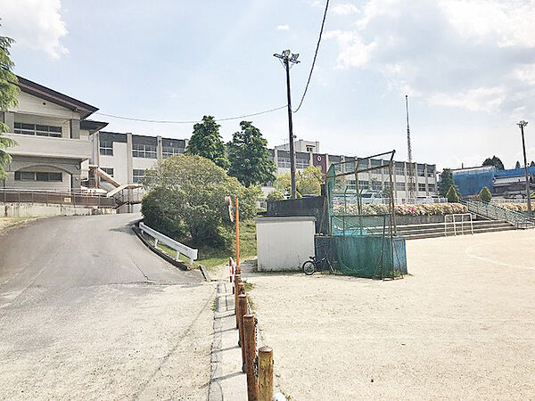 甲賀市立信楽小学校