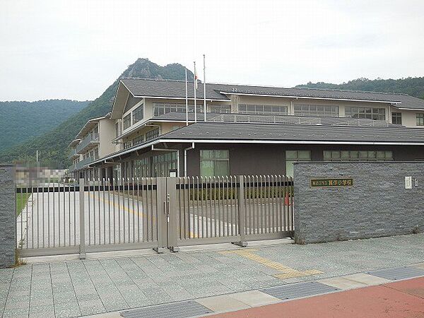 東近江市立箕作小学校