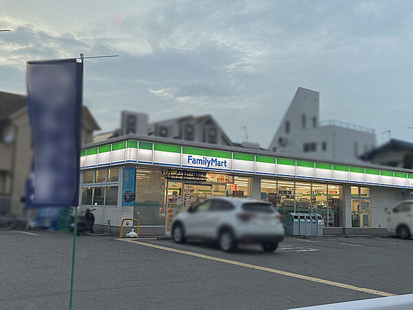 ファミリーマート加古川平岡店