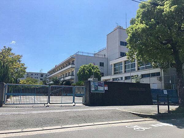 箕面市立豊川南小学校