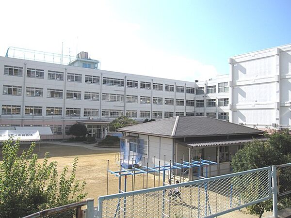 高槻市立奥坂小学校