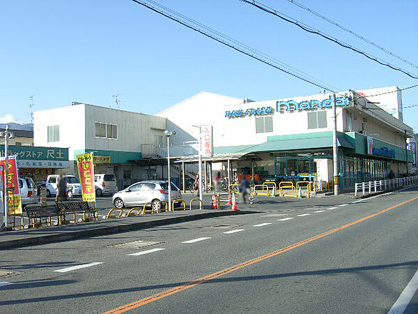 万代　尺土店