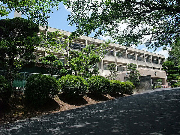 橿原市立畝傍中学校