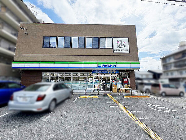 ファミリーマート城陽駅南店