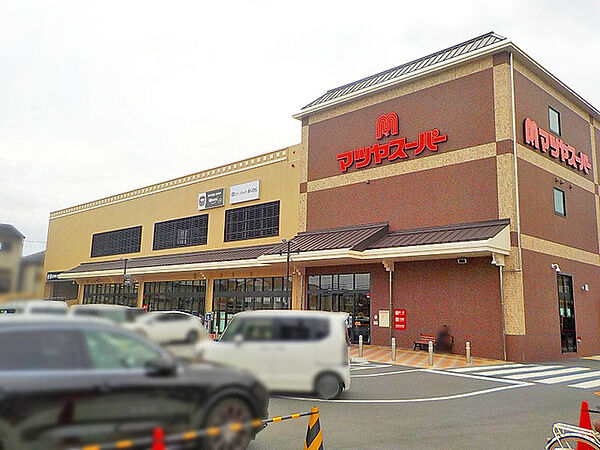 マツヤスーパー伊勢田店