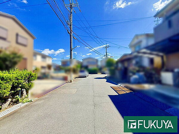 ・JR奈良線「長池」駅まで徒歩13分・近鉄京都線「富野荘」駅まで徒歩16分