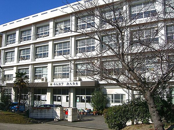 明石市立衣川中学校
