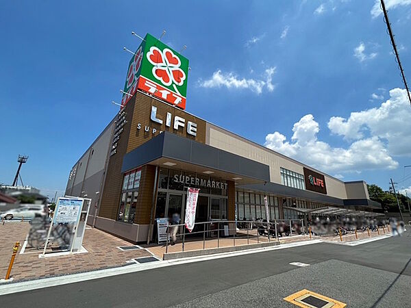 ライフ初芝店
