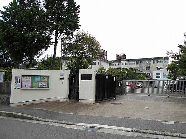 京都市立境谷小学校