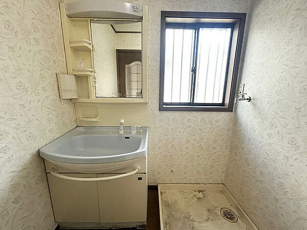 自由度が高く使い勝手の良いシャワー水栓なので、洗髪やお掃除の際に便利♪