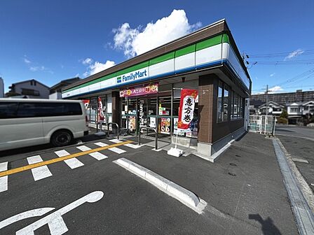ファミリーマート枚方長尾谷町店