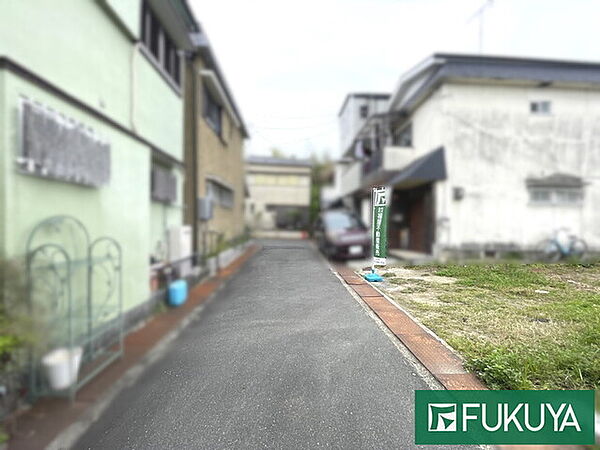 南東側道路面につき陽当たり良好です♪前面道路幅員は約4．7ｍ♪