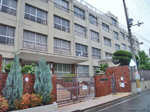 大阪市立大領小学校