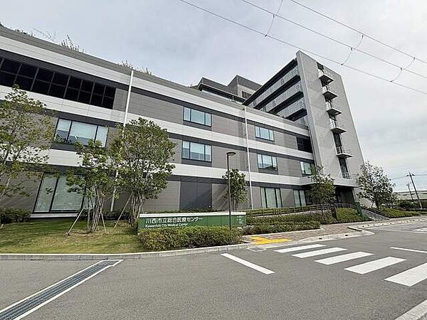 川西市立総合センター