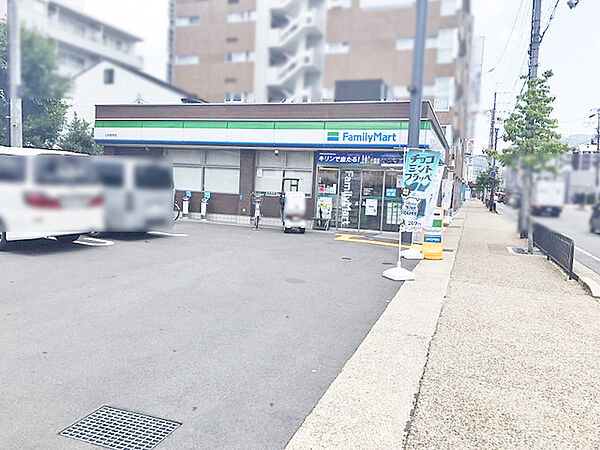 ファミリーマート山科駅西店