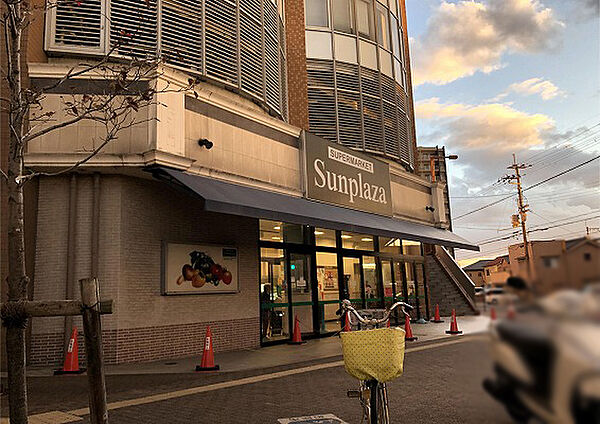 サンプラザ柏原店
