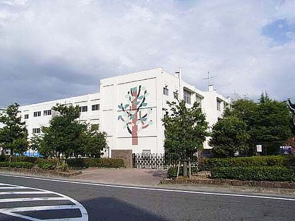 草津市立草津小学校