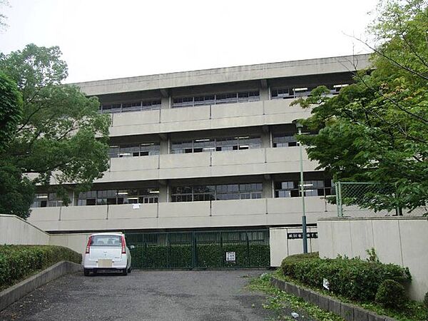 吹田市立南千里中学校