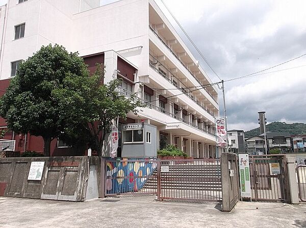 箕面市立中小学校