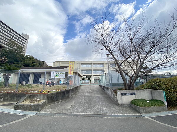 堺市立槇塚台小学校