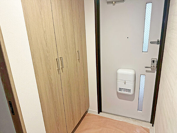 玄関を拡大表示