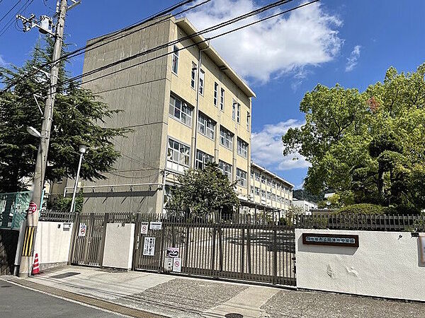 四條畷市立四條畷中学校