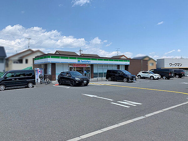 ファミリーマート八幡美濃山店