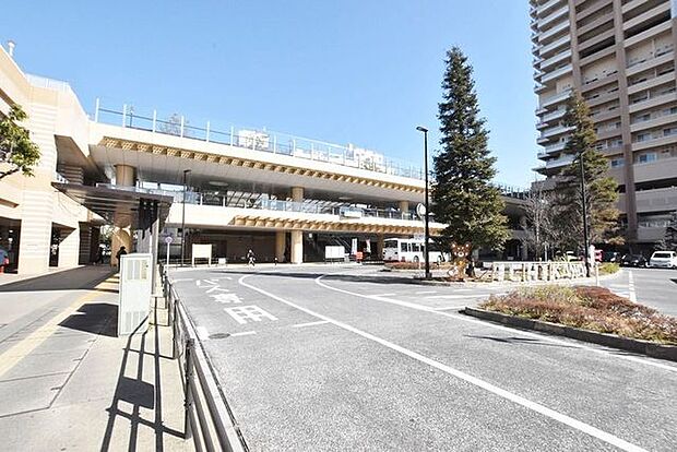 市川駅(JR 総武本線) 徒歩9分。 720m