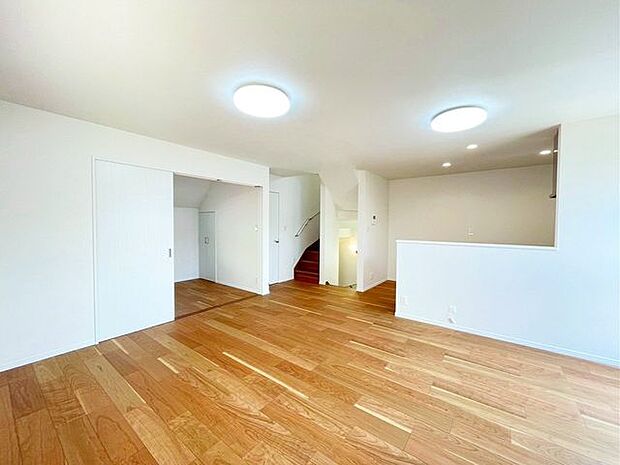 【リビング】少しでも豊かに快適に。そんな想いから生まれた邸宅はこれから先の住まいを支えます。