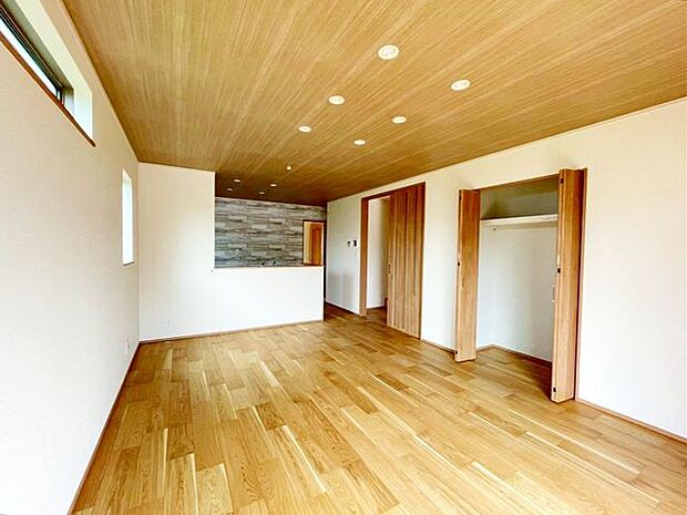 【リビング】少しでも豊かに快適に。そんな想いから生まれた邸宅はこれから先の住まいを支えます。