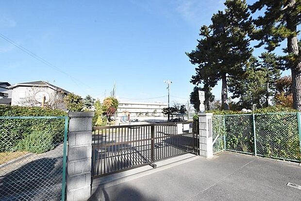 市川市立冨貴島小学校 徒歩8分。 570m