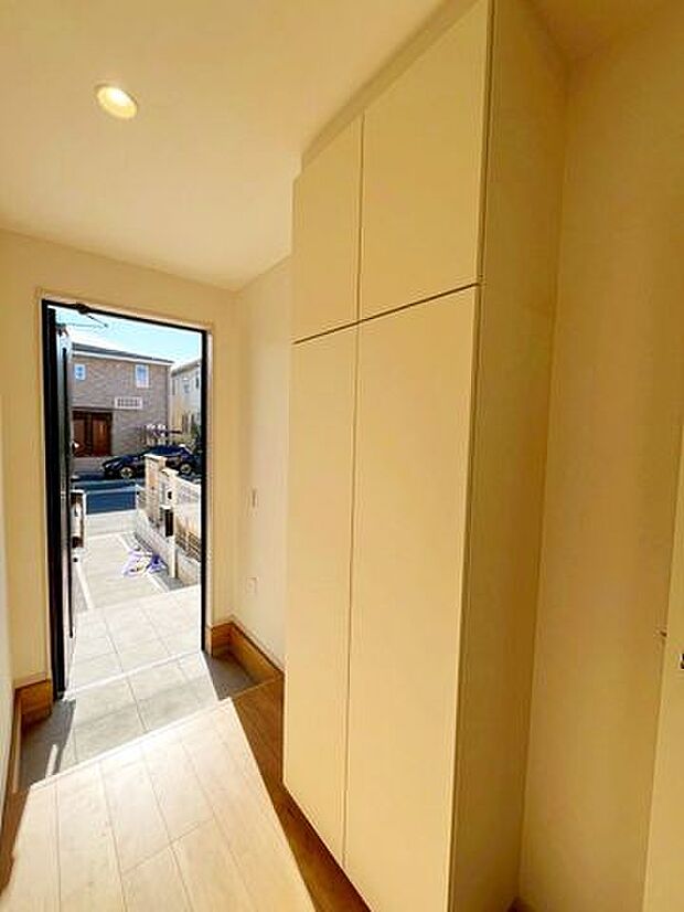 南道路・南向きバルコニーの日当たり良好な物件です♪実際に中を見ていただくこともできます！