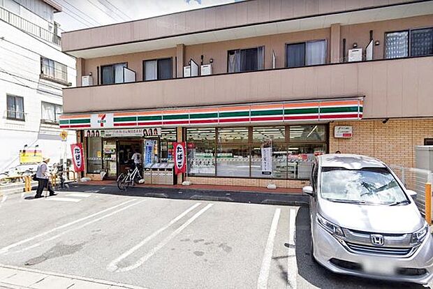 セブンイレブン南八幡店 徒歩11分。 840m