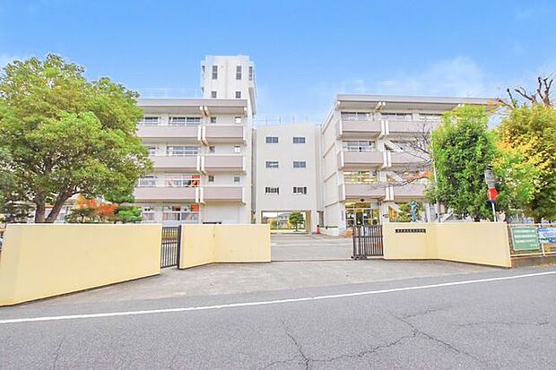 市川市立北方小学校 徒歩7分。 530m