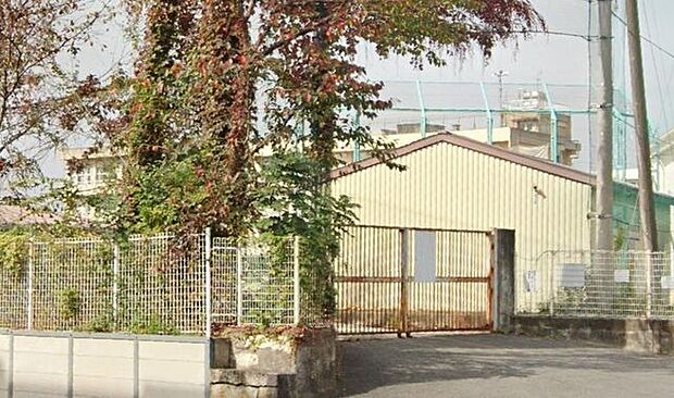 松戸市立第四中学校 徒歩7分。 500m