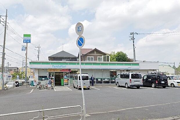 ファミリーマート船橋藤原店 徒歩6分。 450m