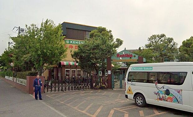 健伸幼稚園 徒歩9分。 690m