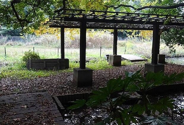 囃子水公園 徒歩28分。 2200m