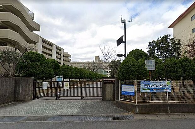 市川市立塩浜学園 徒歩25分。 1970m